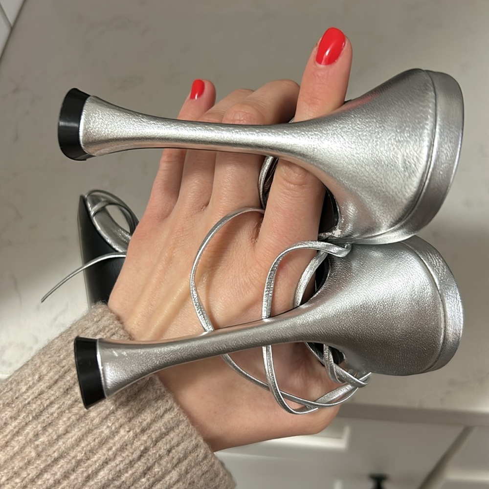 Jolie Heel in Metallic Silver Camila Coelho - Picture 5 of 6
